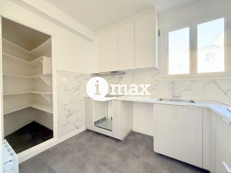 Location Appartement COURBEVOIE - - Photo 2