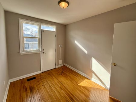 For Lease - 150 Kerr Street, Oakville, Ontario - Photo 5