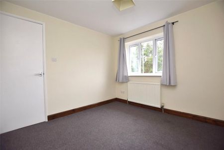 3 bedroom end of terrace house to rent - Photo 4