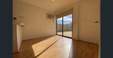 Well Presented Family Home Situated In A Quiet Court - Photo 2