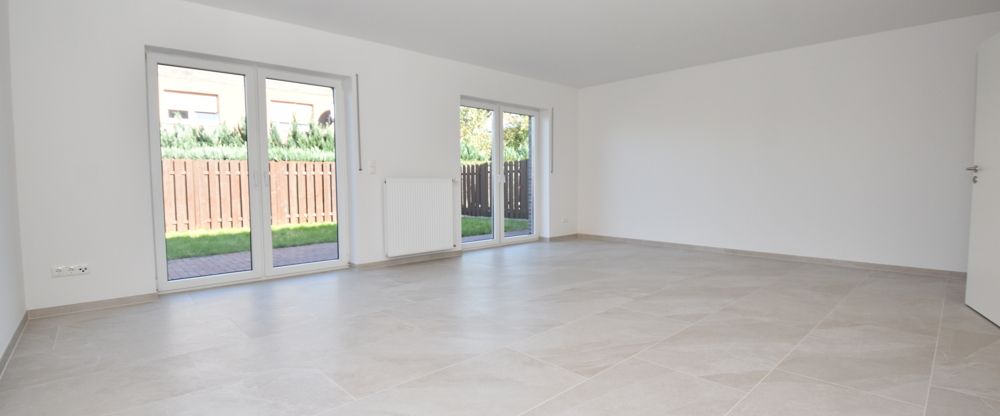 Großzügige Doppelhaushälfte mit Einbauküche und Garage in ruhiger Lage in der Stadt Friesoythe - Photo 1