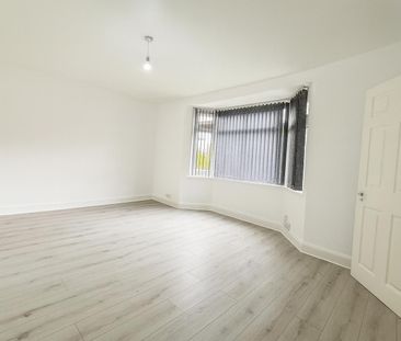 1 Bedroom Flat To Let - HP11 - Photo 2