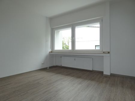 *** 3 Zimmer-Wohnung – Erdgeschoss mit Terrasse! *** - Photo 3
