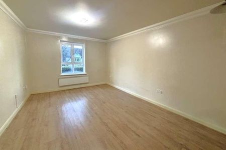 Woking, Surrey, GU22 - Photo 4