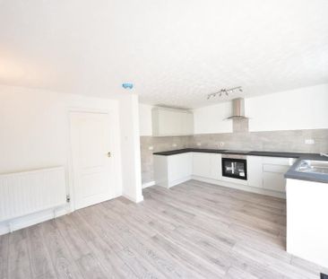 3 bedroom semi-detached house to rent - Photo 6