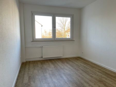 Modernisierte 3-Zi.-Whg. mit Balkon in angrenzender Nähe zu E-Haarzopf! - Photo 2