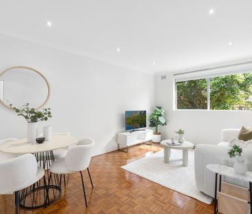 Tastefully Renovated, Centrally Situated, Breathtakingly Ambient, S... - Photo 3