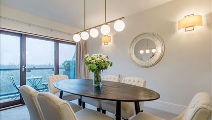 2 Bedroom Flat - Photo 2