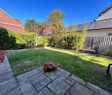 4 bedroom semi-detached house to rent - Photo 1