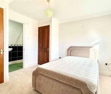 The Bungalow, Nestings, Jigs Lane North, Warfield, Bracknell, Berks... - Photo 2