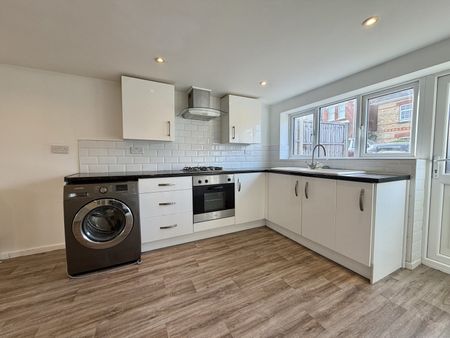 Melville Road, Winton, Bournemouth - Photo 3