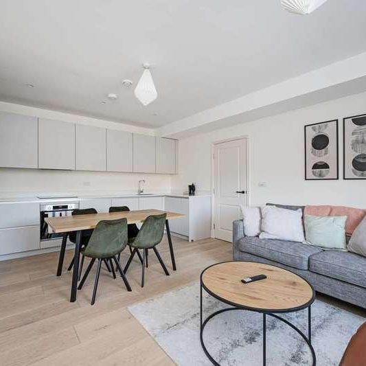 Mile End Road, Stepney, E1 - Photo 1