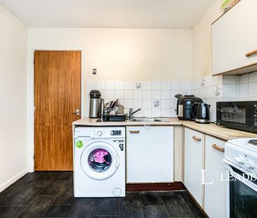 2 bedroom flat to rent - Photo 3