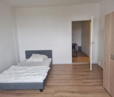 Auf Wunsch auch möbliert ! - 3-R.-Whg. mit Balkon u. EBK - Foto 3