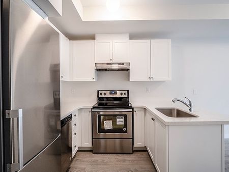 For Lease - 300 Alex Gardner Circle Unit# 61, Aurora, Ontario - Photo 2