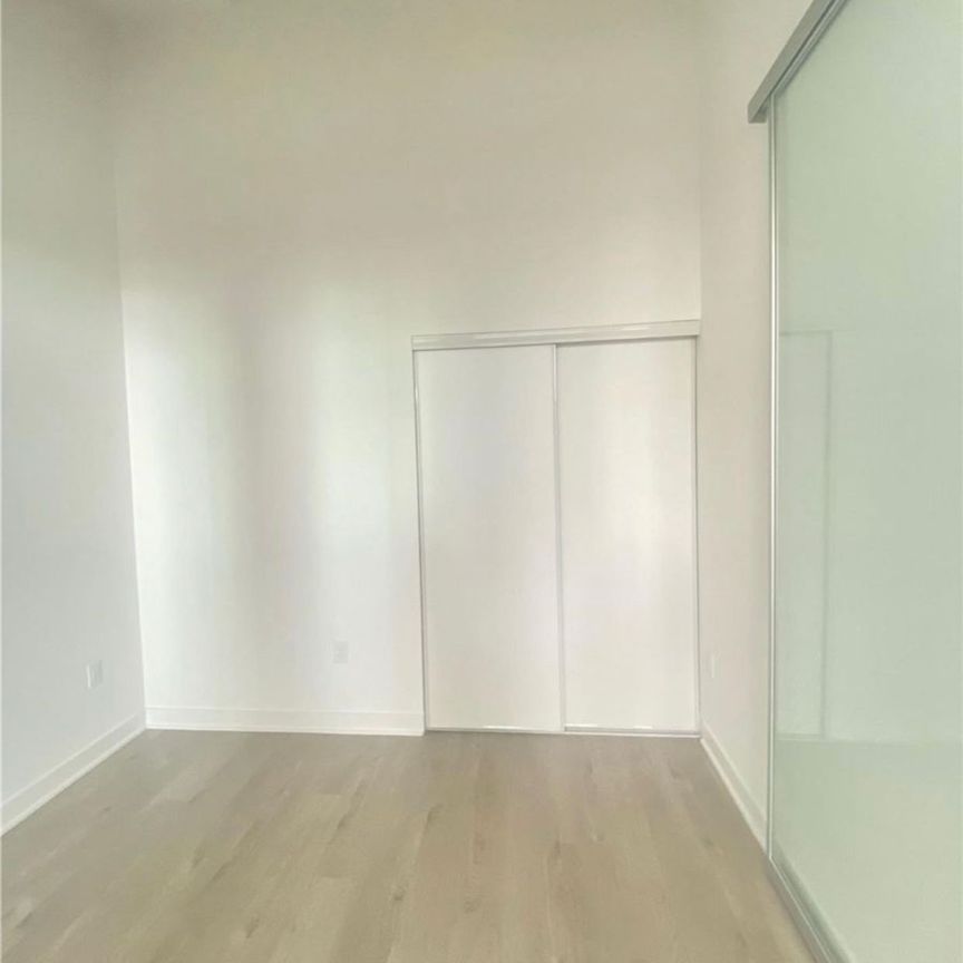 For Lease - 3900 Confederation Parkway Unit# 416, Mississauga, Ontario - Photo 1