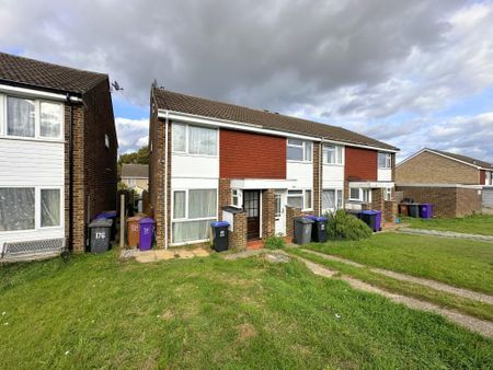 2 bedroom end of terrace house to rent - Photo 3