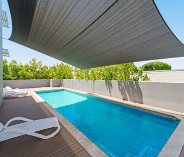 luxury Living in the Heart of Townsville - Photo 2