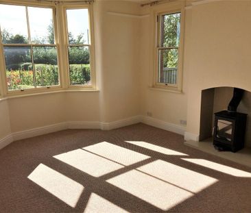 3 bedroom detached house to rent - Photo 3