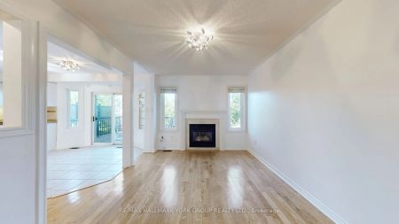 Detached Home For Lease | N9244586 - Photo 5