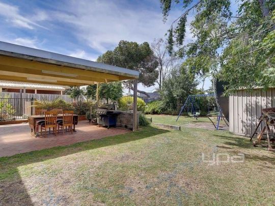 48 Bainbridge Close, CRAIGIEBURN - Photo 1