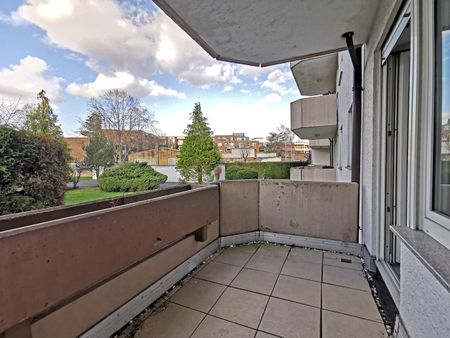 *Zentral & ruhig* Helle geräumige Wohnungen mit Balkon & 2 Bädern Nähe Gymnasium Altenforst - Foto 3