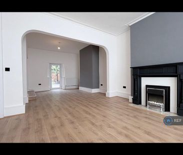 4 bedroom terraced house to rent - Photo 3
