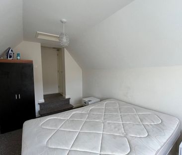 Market Place - Photo 3