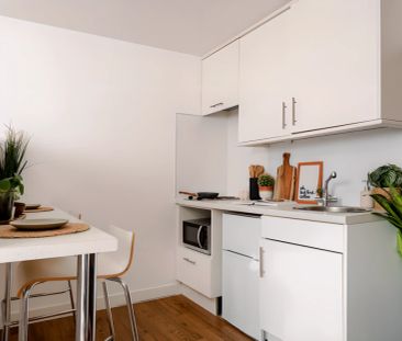 Large Studio - Photo 4