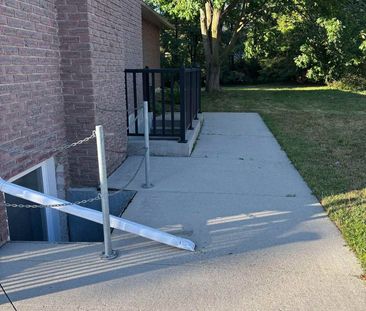 For Lease - 8 Redwood Court Unit# Basement, Barrie, Ontario - Photo 2