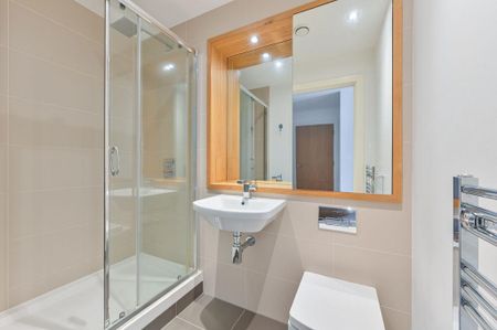 3 bedroom flat to rent - Photo 3