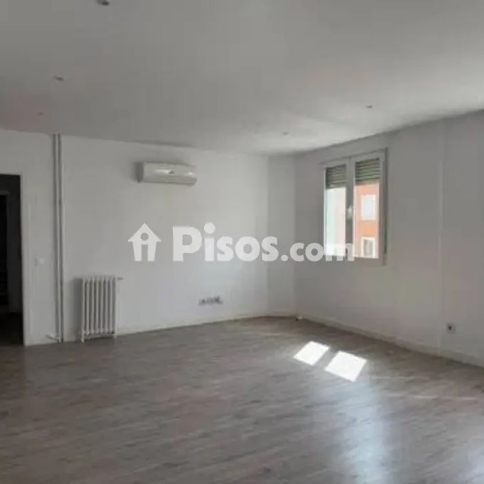 Piso en alquiler en Niño Jesús - Photo 1