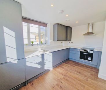2 Bed Flat, Wandsworth Road, SW8 - Photo 6