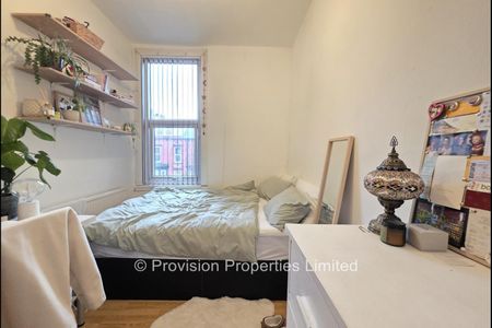 7 bedroom student house Hyde Park - Photo 2