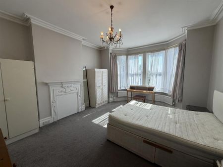 3 bedroom apartment to rent - Photo 4