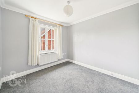 3 bedroom semi-detached house to rent - Photo 3
