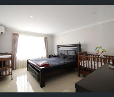 Spacious 4x2 Family Home in Sinagra - Photo 5