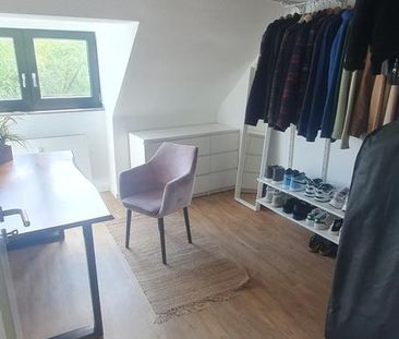 [TAUSCHWOHNUNG] 3-Zimmer-DG-Wohnung in Köln-Süd (Radertal) - Photo 2