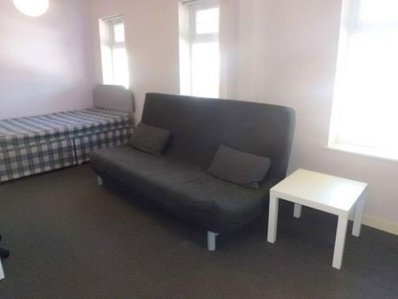 Studio to rent - Photo 4