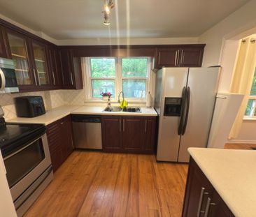 For Lease - 250 Mcconvey Drive, Richmond Hill, Ontario - Photo 1