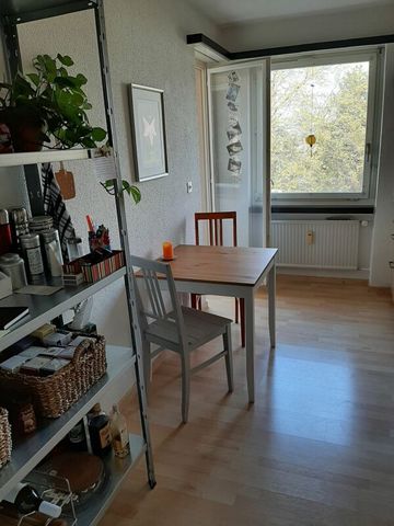 grosszügige 5.5 Zimmer-Altbauwohnung an ruhiger Lage - Photo 2