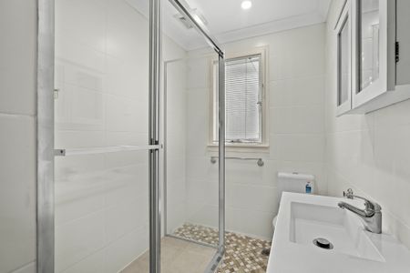 Spacious Family Home in a Convenient Location - Photo 3
