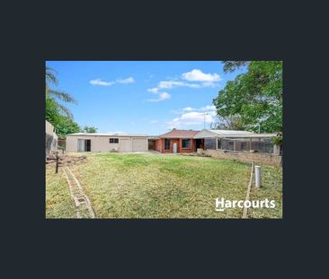 LOVELY HOME IN QUIET COURT LOCATION - Photo 6