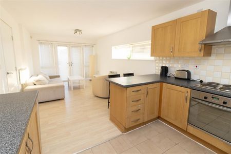 2 Bedroom Flat - Photo 4