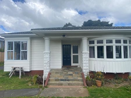 Epsom, 3 bedrooms - Photo 5