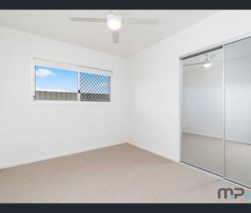 COASTAL LIVING AT ITS BEST - Photo 4