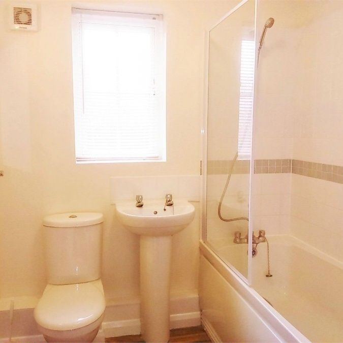 Gatehouse Court, Taunton - Photo 1