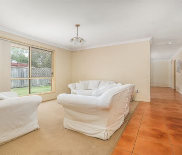 Very Spacious Pet Friendly Family Home - Photo 1