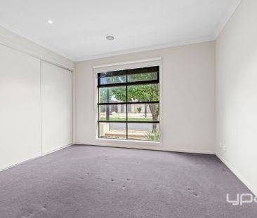 40B The Avenue, Caroline Springs - Photo 3