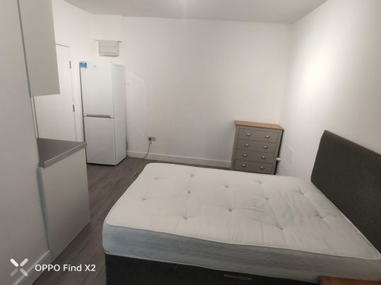 Studio Flat, Ladbroke Grove, W10 - Photo 1